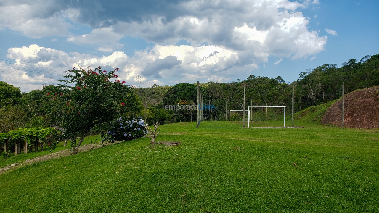 Ranch for vacation rental in Juquitiba (Para Os Amantes de Pescaria)