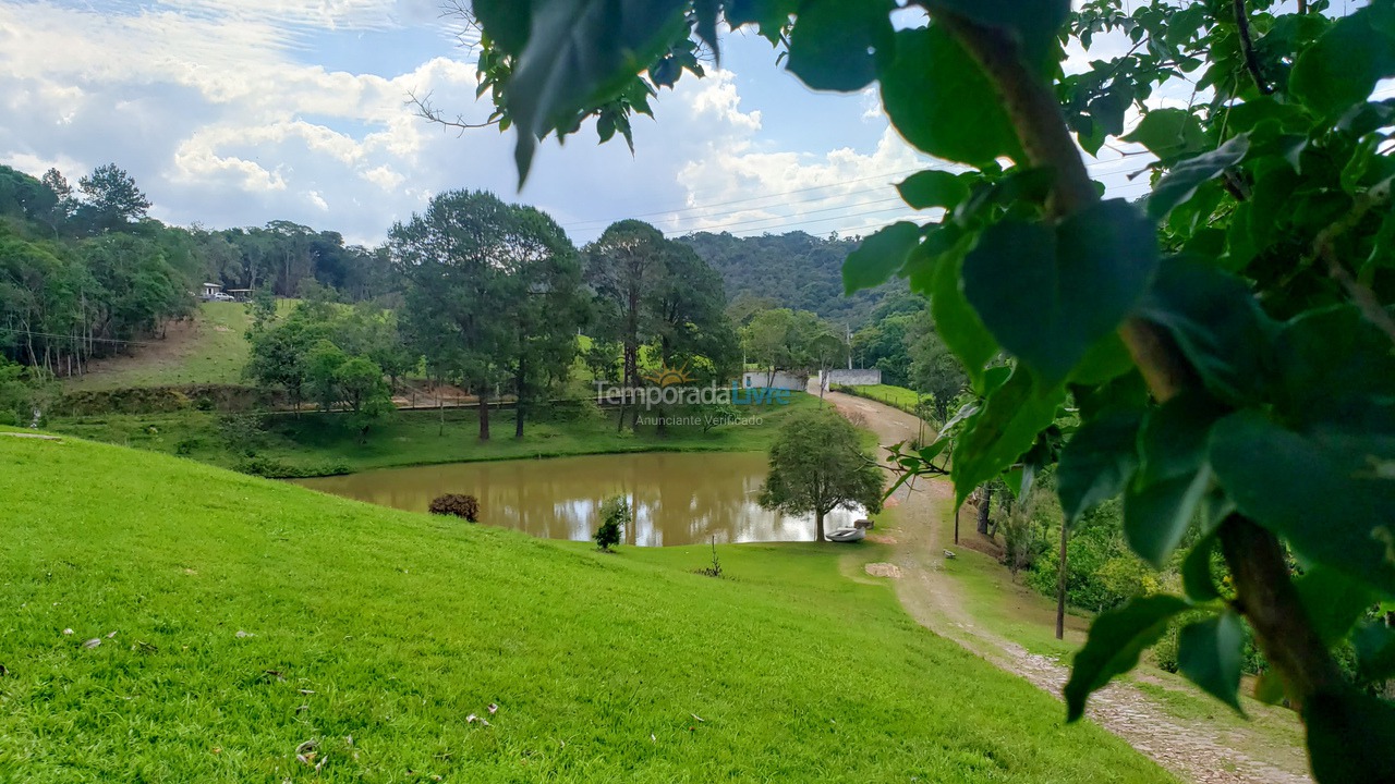 Ranch for vacation rental in Juquitiba (Para Os Amantes de Pescaria)