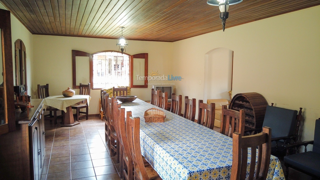 Ranch for vacation rental in Juquitiba (Para Os Amantes de Pescaria)