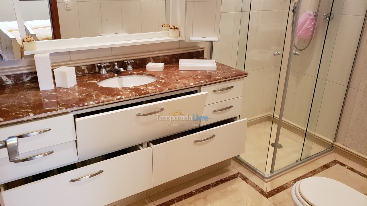 Apartamento para alquiler de vacaciones em Guarujá (Pitangueiras)