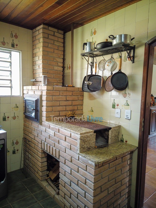 Ranch for vacation rental in Juquitiba (Para Os Amantes de Pescaria)