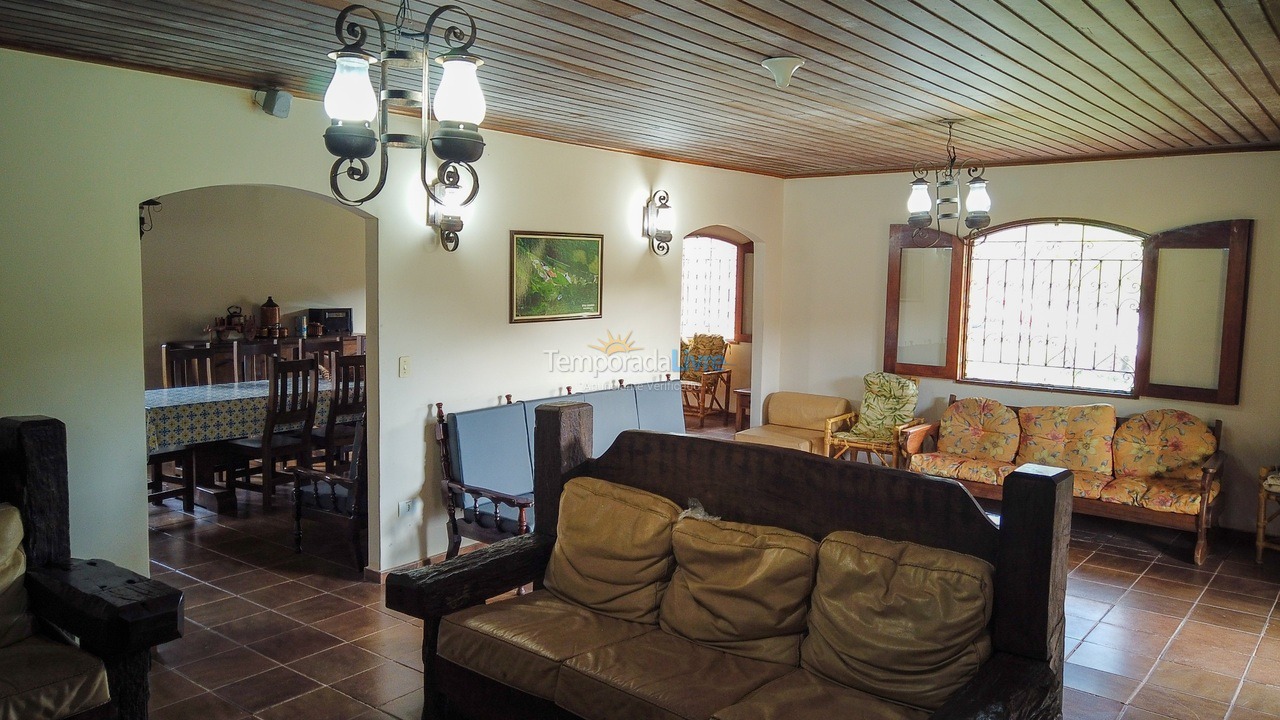 Ranch for vacation rental in Juquitiba (Para Os Amantes de Pescaria)