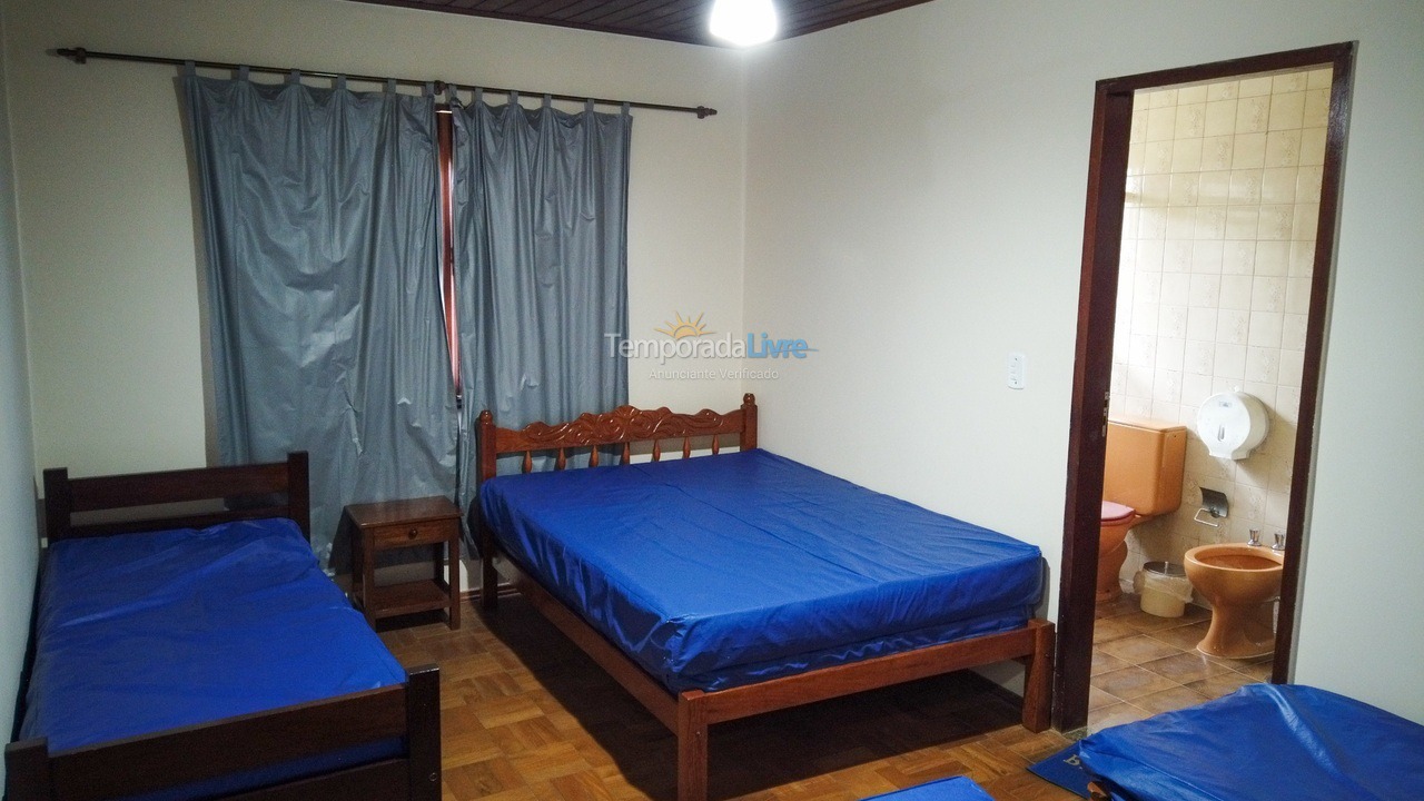 Ranch for vacation rental in Juquitiba (Para Os Amantes de Pescaria)