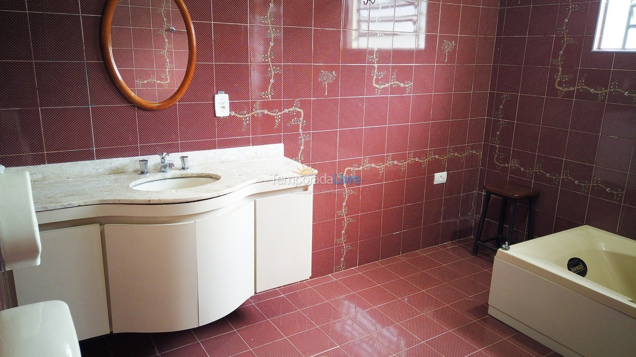 Ranch for vacation rental in Juquitiba (Para Os Amantes de Pescaria)