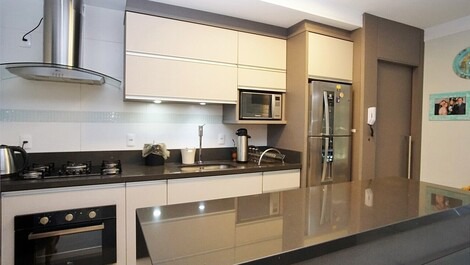 Lindo apartamento! 2 quartos, no Centrinho dos Ingleses – A11