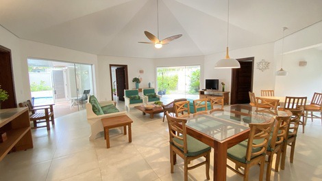 Praia da Enseada Hermosa casa a 100 metros de la playa con 4 suites para 20 personas