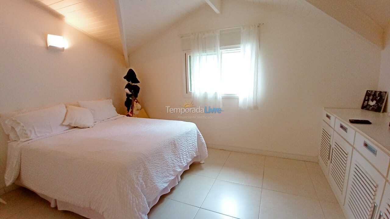 Casa para alquiler de vacaciones em São Sebastião (Praia da Baleia)