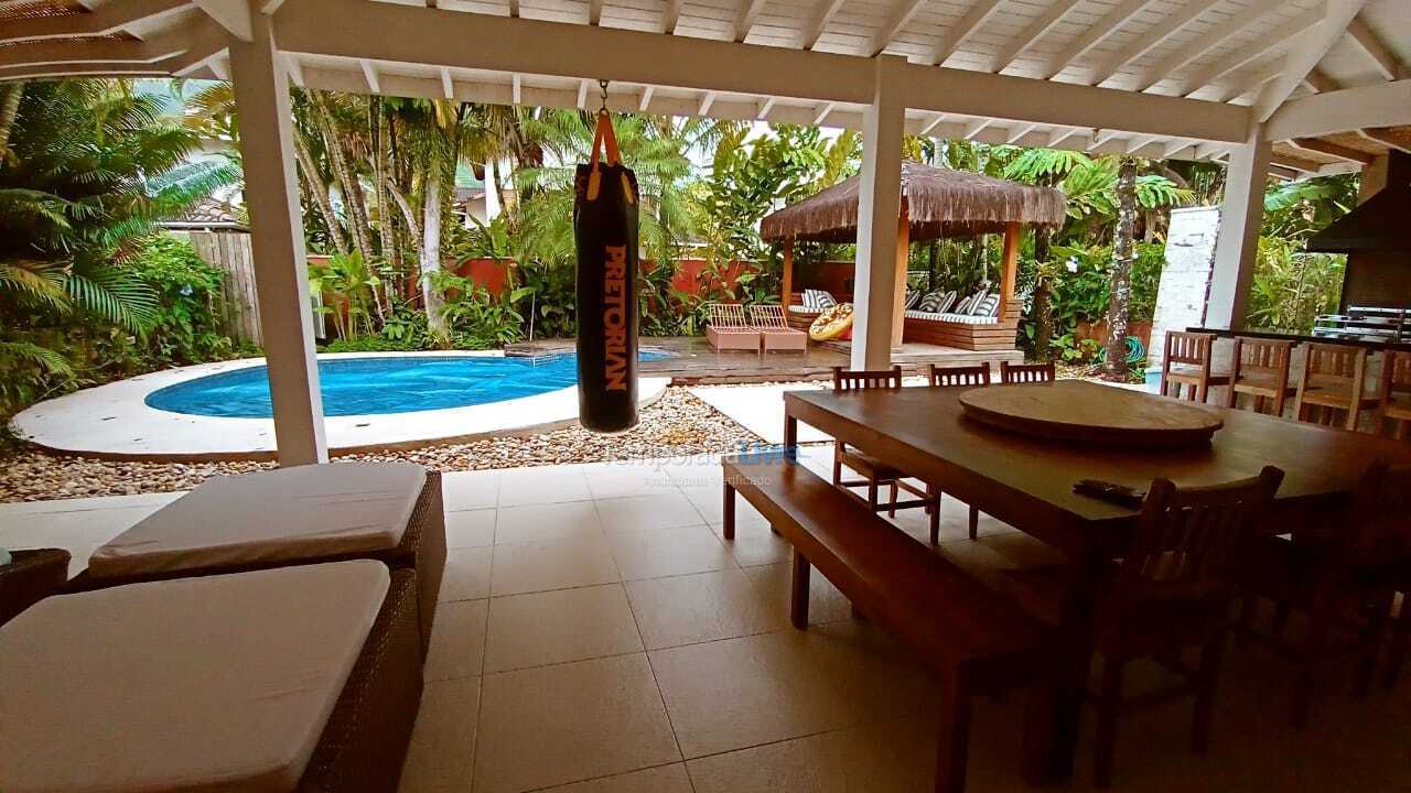 Casa para alquiler de vacaciones em São Sebastião (Praia da Baleia)