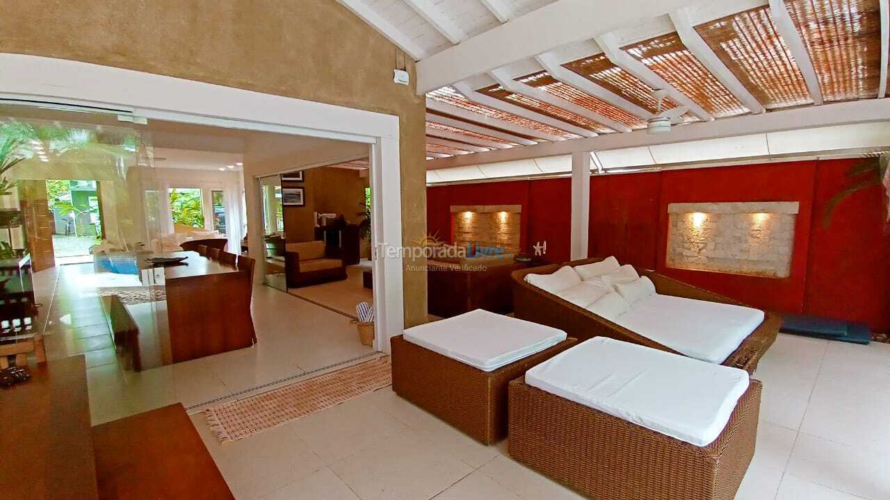 Casa para alquiler de vacaciones em São Sebastião (Praia da Baleia)