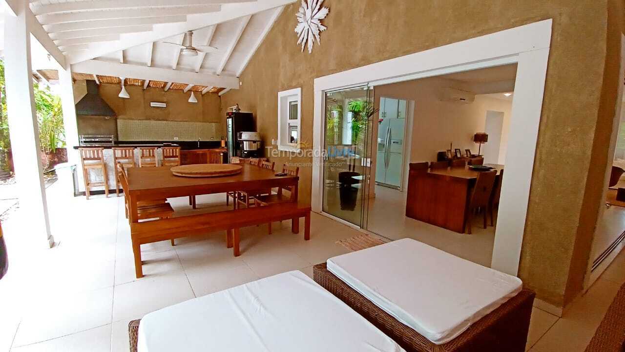 Casa para alquiler de vacaciones em São Sebastião (Praia da Baleia)