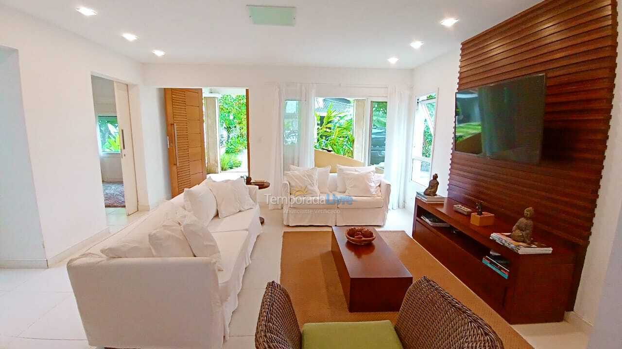 Casa para alquiler de vacaciones em São Sebastião (Praia da Baleia)