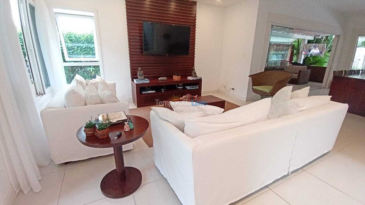 Casa para alquiler de vacaciones em São Sebastião (Praia da Baleia)