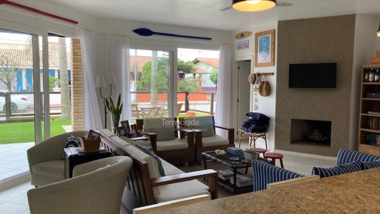 Casa para alquiler de vacaciones em São Francisco do Sul (Praia Grande)