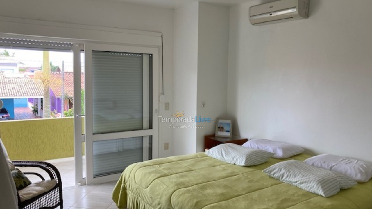 Casa para alquiler de vacaciones em São Francisco do Sul (Praia Grande)