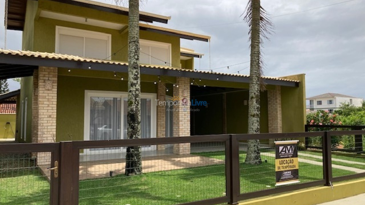 Casa para alquiler de vacaciones em São Francisco do Sul (Praia Grande)