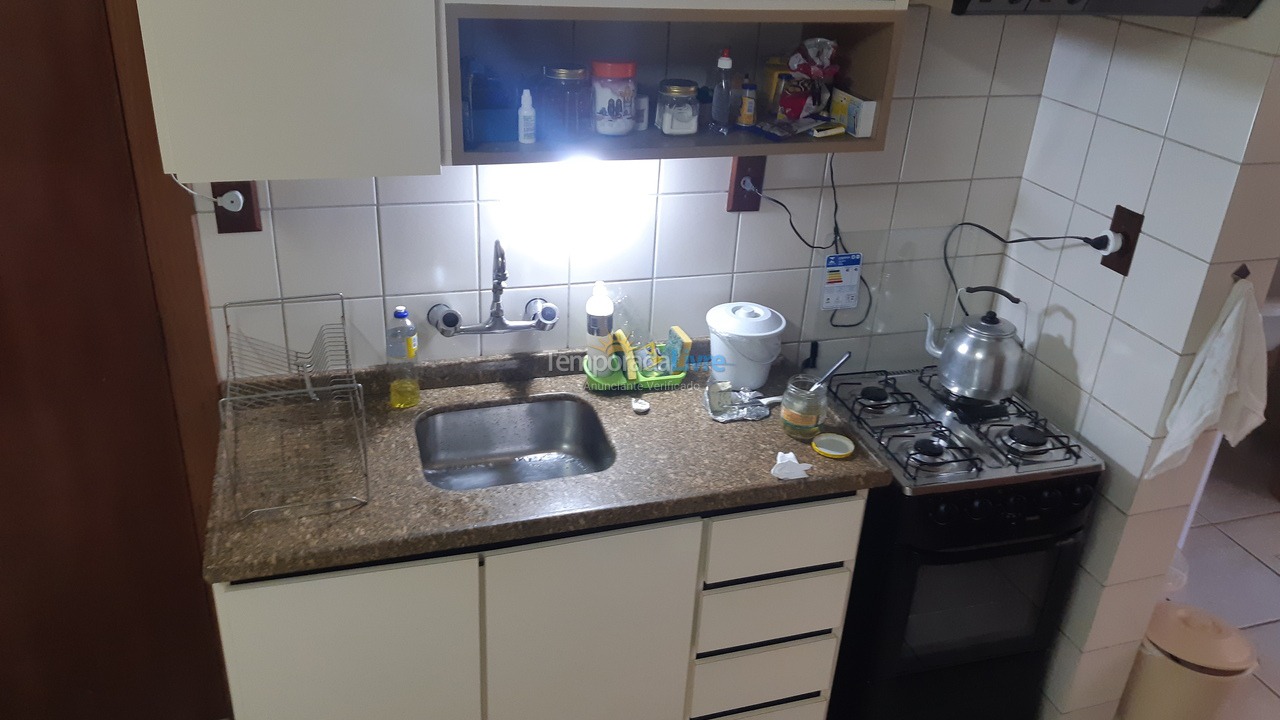 Apartamento para aluguel de temporada em Itapema (Meia Praia)