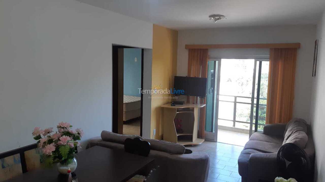 Apartamento para aluguel de temporada em Itapema (Meia Praia)