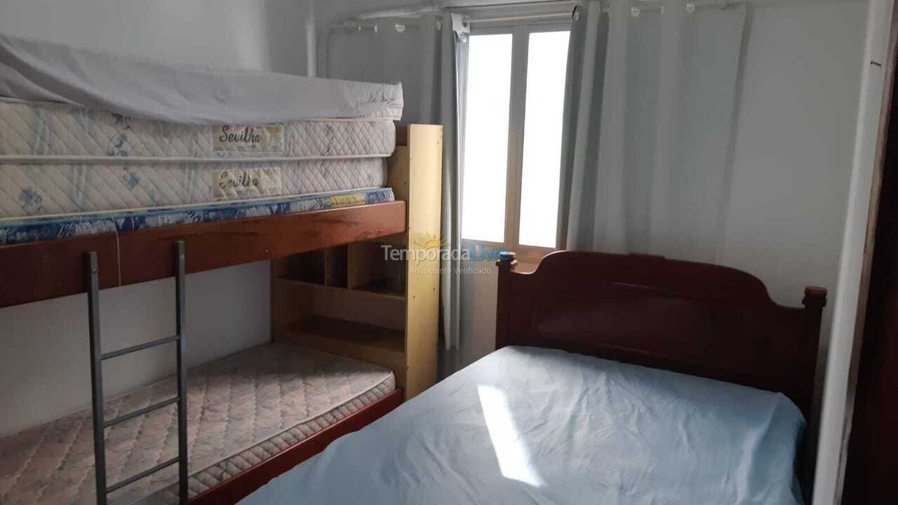 Apartamento para aluguel de temporada em Itapema (Meia Praia)