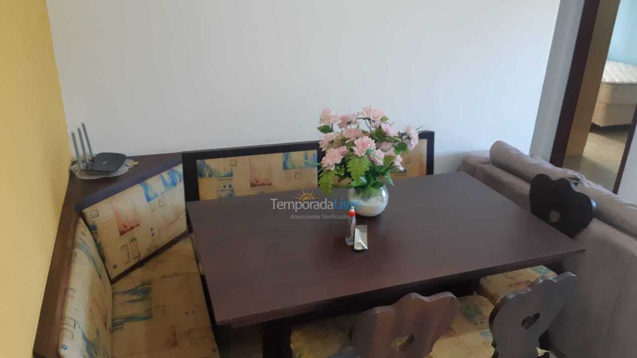 Apartamento para aluguel de temporada em Itapema (Meia Praia)