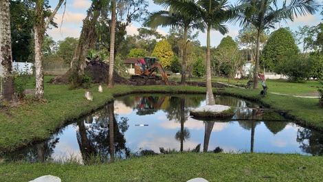 Visao do lago em construção da santa clara