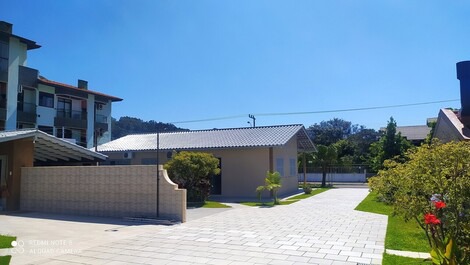 NO TE PIERDAS CASA PARA 14 PERSONAS PISCINA CENTRINHO CANASVIEIRAS