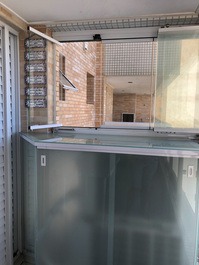 Apartamento com piscina e vista para o mar