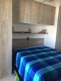 Apartamento com piscina e vista para o mar
