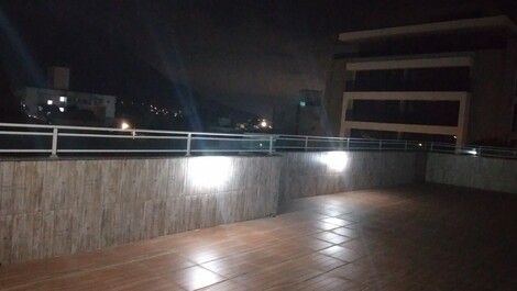 Great house overlooking the beach and overlooking the island of Florianópolis, capital of Santa Catarina