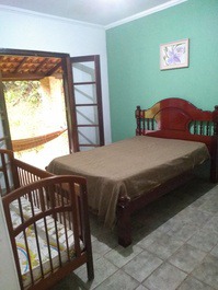 Quarto suíte! quarto 3( cama de casal berço + 1 colchão casal extra) acomoda 5 no total