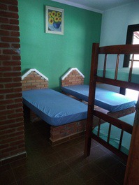 Quarto 1( acomoda 4 pessoas)