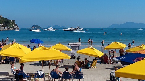 Vacation rental apartment in Guarujá