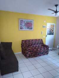 Large apartment with swimming pool with ample commerce and close to the beaches