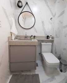 Acogedor, con aire acondicionado y excelente ubicación.