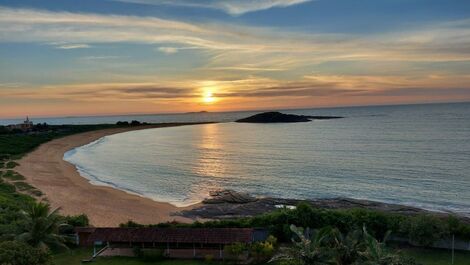 Alugo casa na praia frente do mar Guarapari Setiba Piscina Sauna Spar