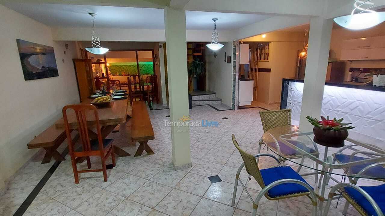 Casa para aluguel de temporada em Guarapari (Setiba)