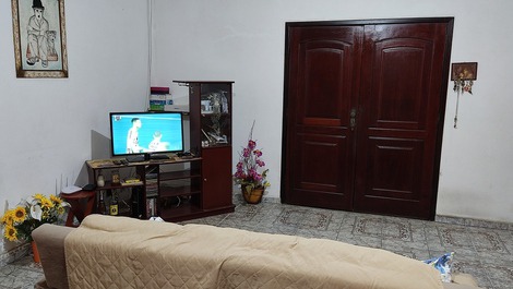 SPACIOUS 3 BEDROOM HOUSE ON THE COVE 500 METERS FROM THE BEACH