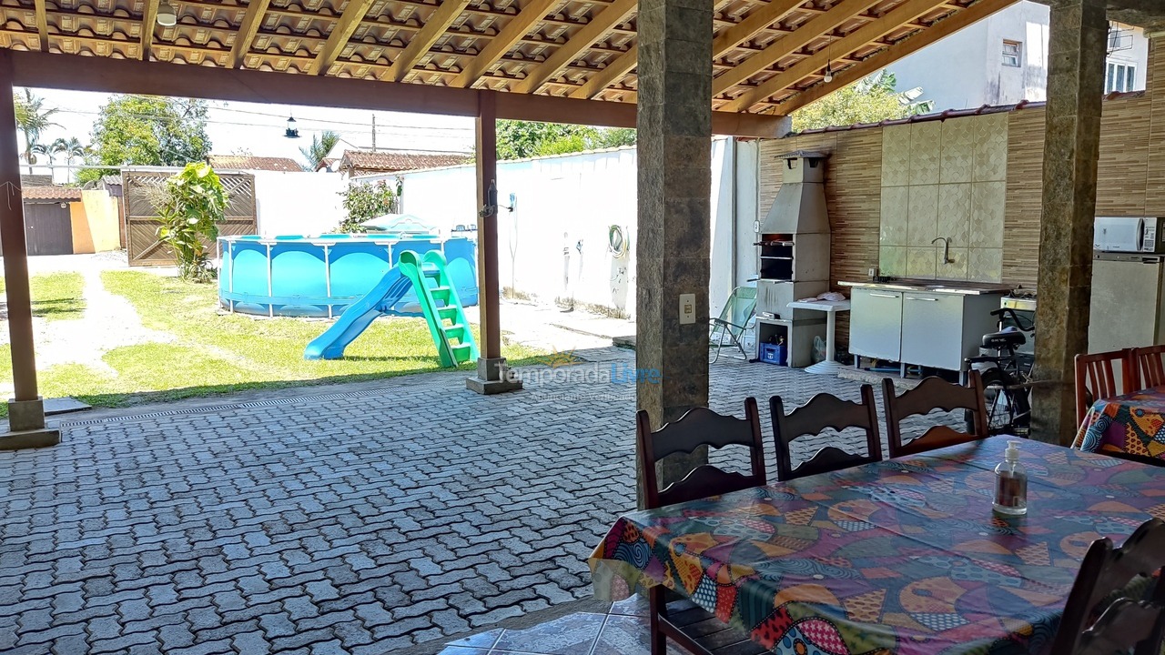 Casa para aluguel de temporada em São Sebastião (Canto do Mar)