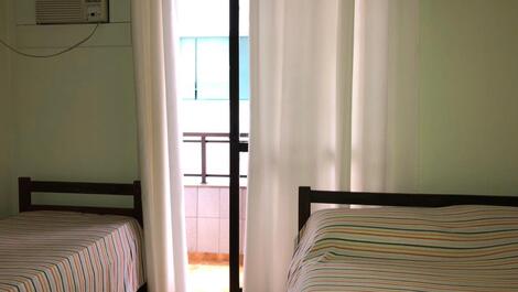 Quarto casal + solteiro com varandinha