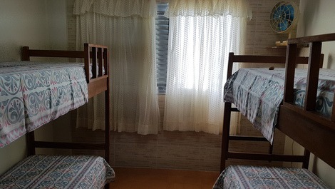 Amplo apartamento pé na areia. Um camarote para o mar e ciclovia