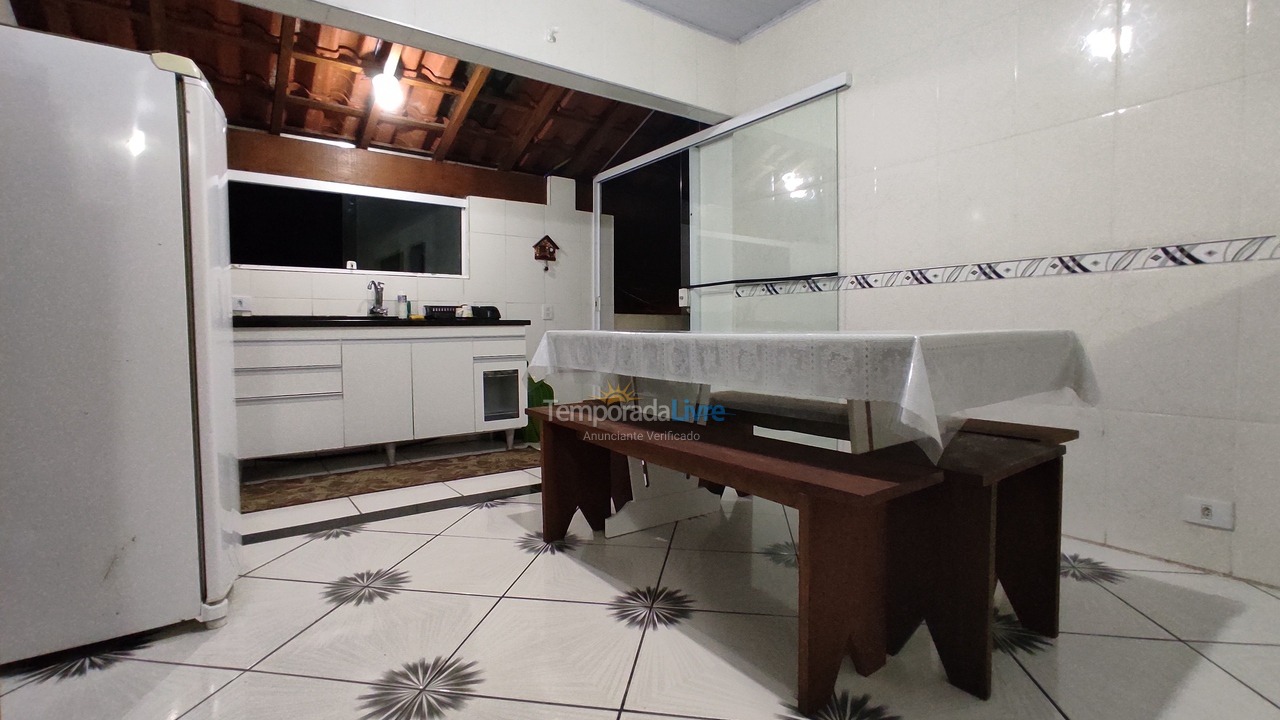 Casa para aluguel de temporada em Ubatuba (Pereque Açu)