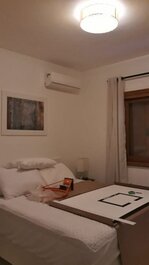 Casa com piscina frente mar!