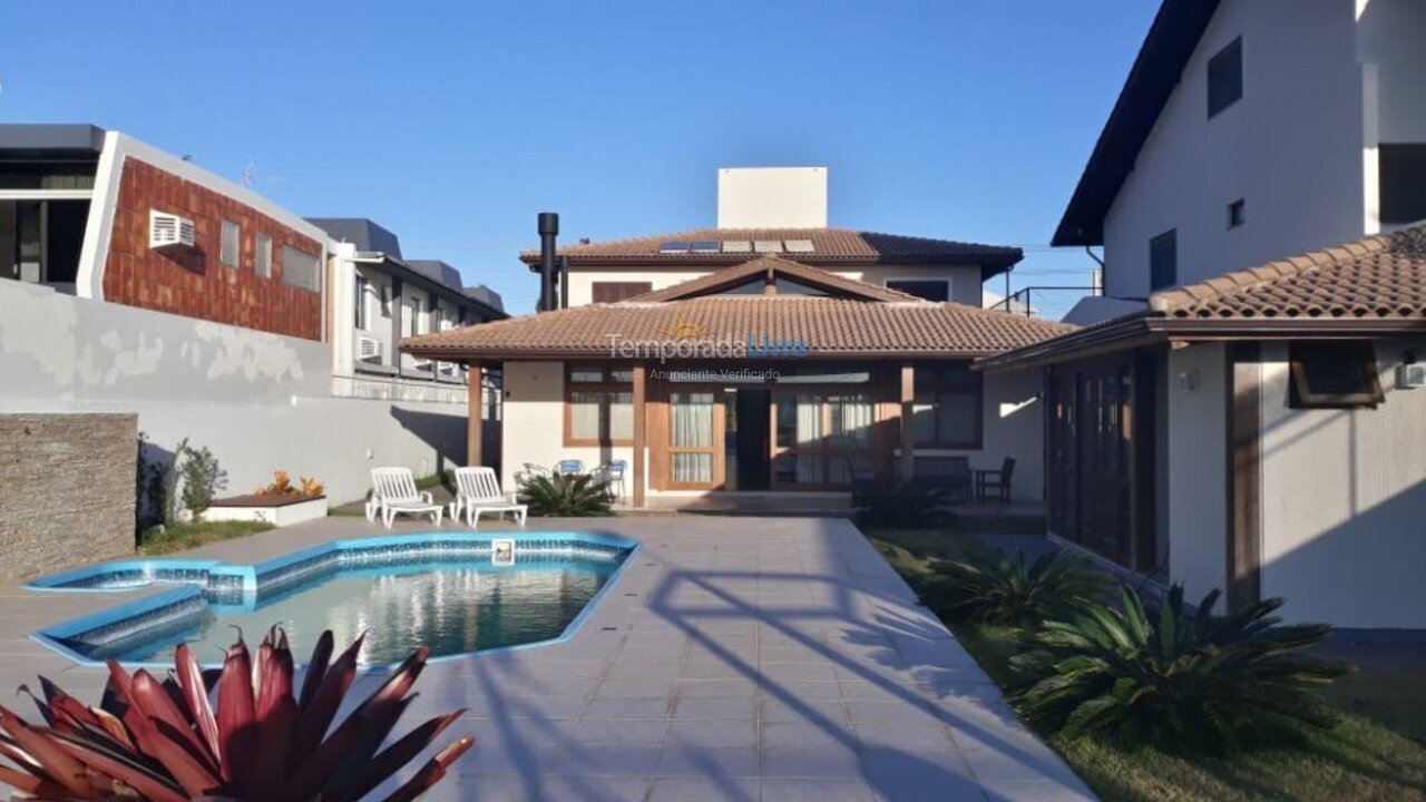 Casa para aluguel de temporada em Florianópolis (Cachoeira do Bom Jesus)