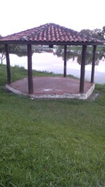 Casa ampla com piscina