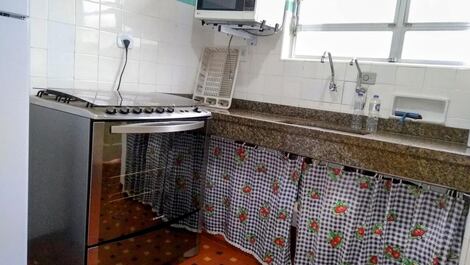 Fogão eletrolux de cinco bocas, forno grande com grill e timer.