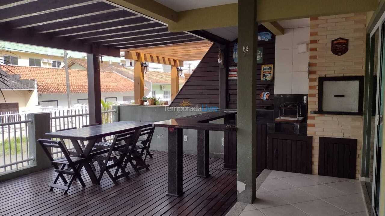 Casa para alquiler de vacaciones em Bombinhas (Praia da Conceição)