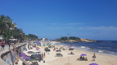 Praia de ipanema a r poador