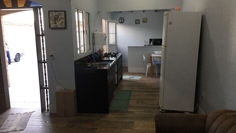 Hermosa casa con un gran patio trasero.