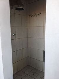 Hermosa casa con un gran patio trasero.