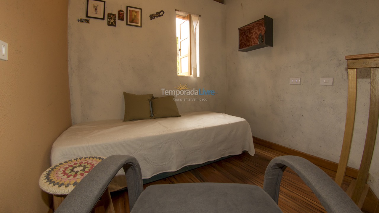 Casa para aluguel de temporada em São Bento do Sapucaí (Bairro do Serrano)