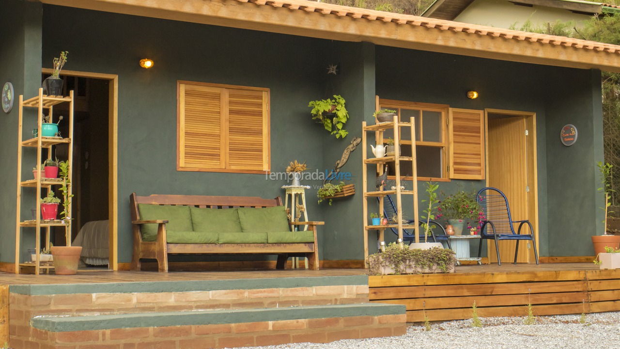 Casa para aluguel de temporada em São Bento do Sapucaí (Bairro do Serrano)